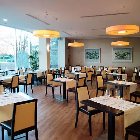 Best Western Plus The Hub Hotel-3